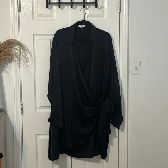 andree by unit black dress Floral Embroidered Long Sleeve Dress main image 0